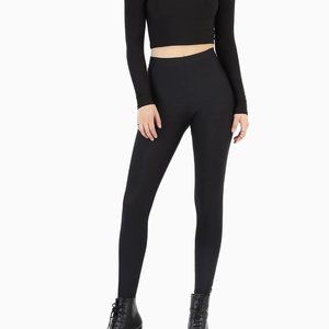 Matte Black HW Pocket Leggings BNWT never opened or tried on
